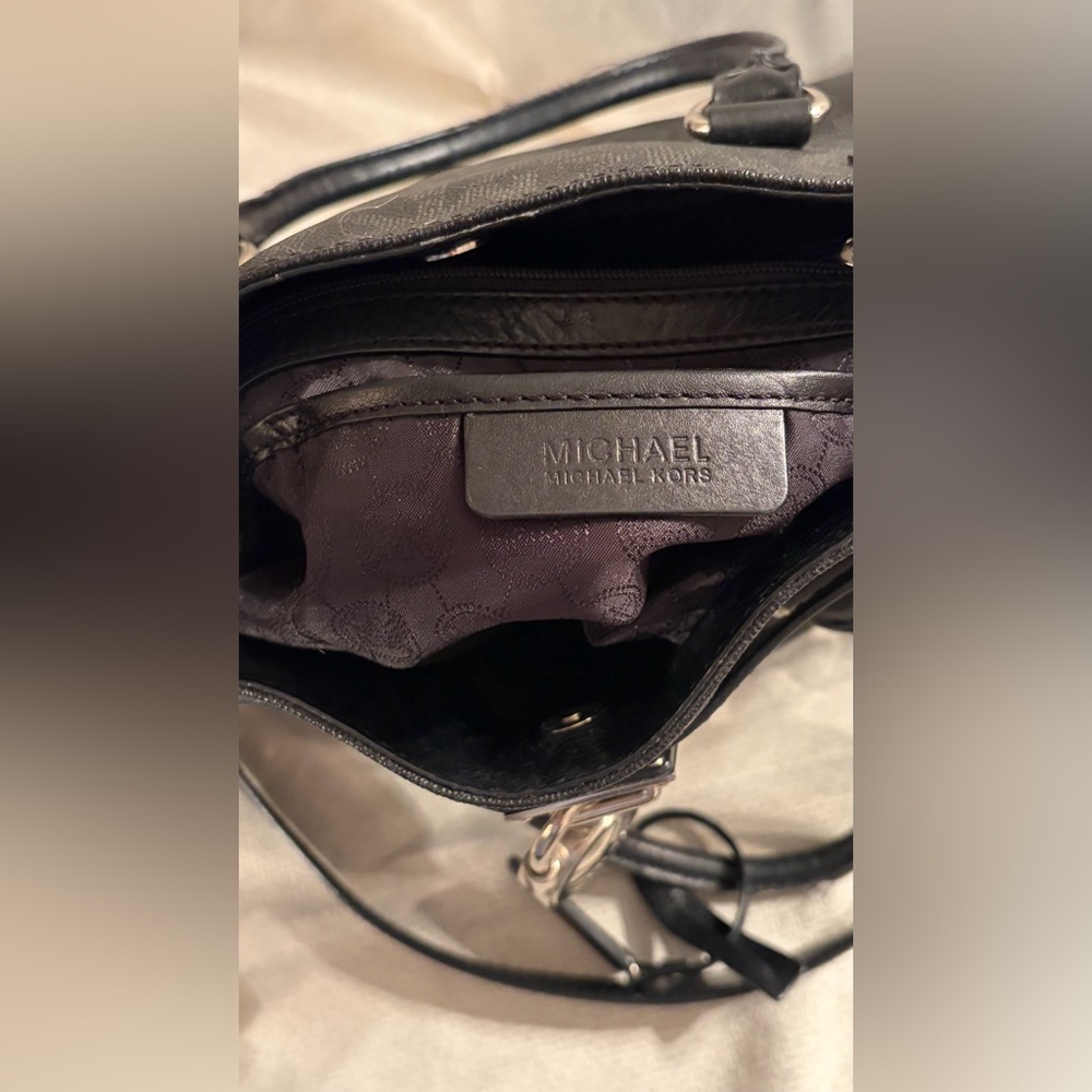 Michael Kors Black Leather Shoulder Bag - Picture 5 of 9